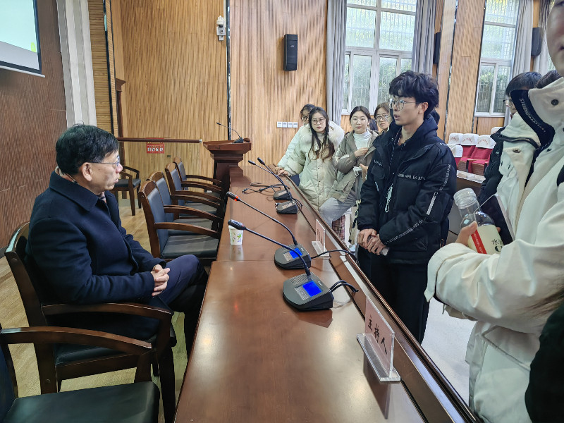 芜湖御草医药有限公司与安徽中医药高等专科学校举办“紫云英订单班”宣讲会